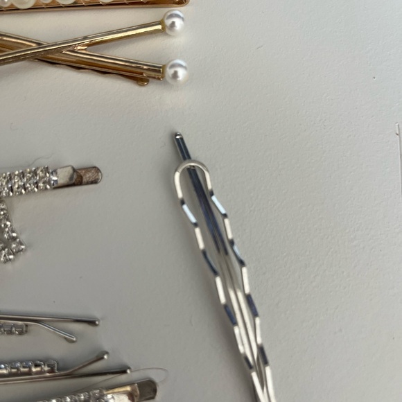 HAIRPINS - Picture 5 of 5